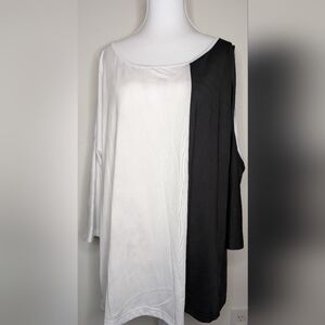 Acevog Black and White Tunic Top